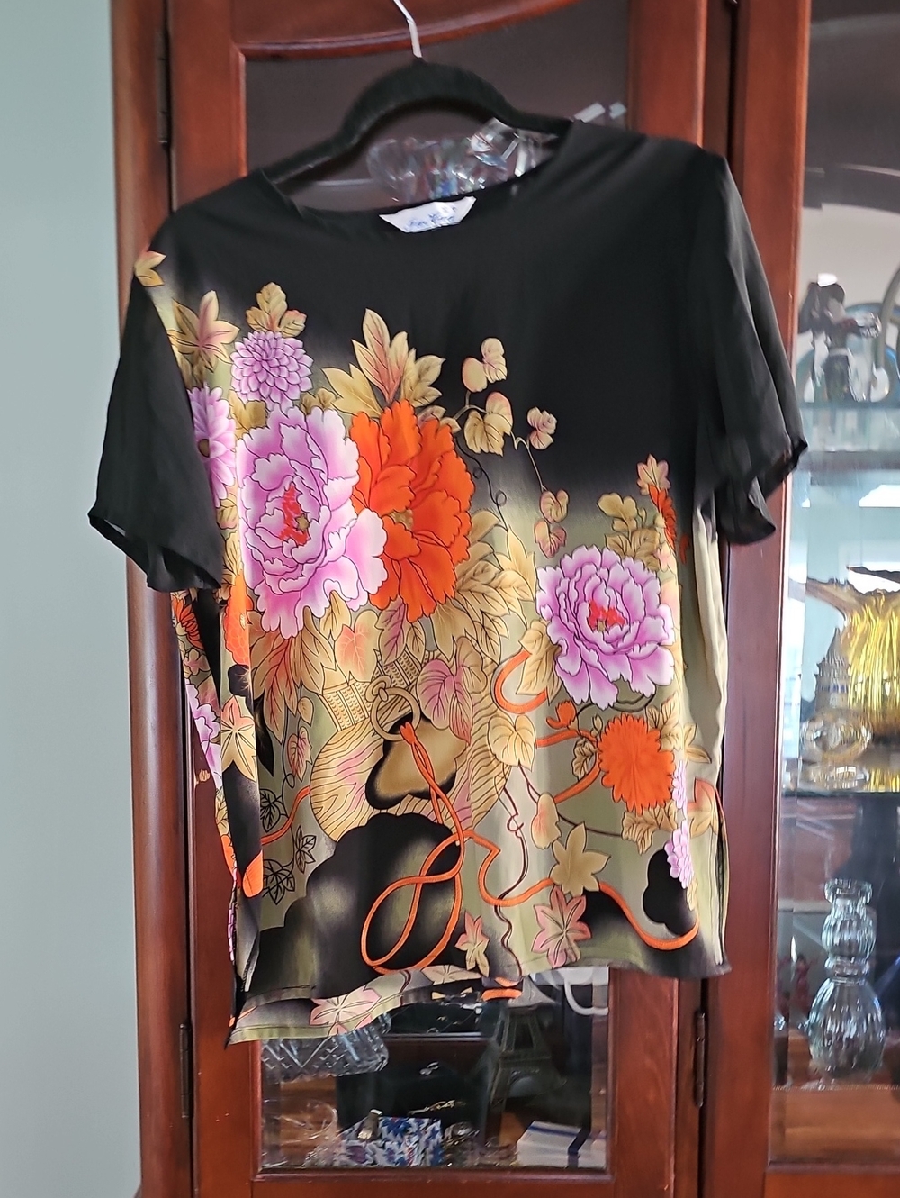 Furhua Floral Slik Short-Sleeve Top in Black with Pink & Orange Blooms Large